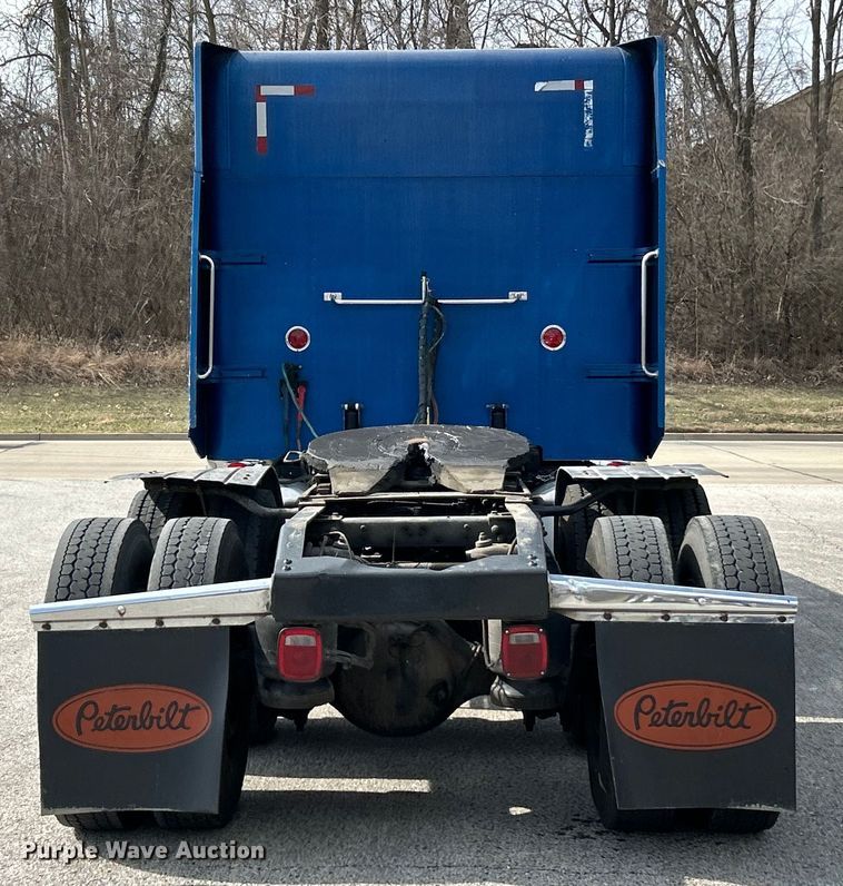 image for item EK4163 2000 Peterbilt 379 semi truck