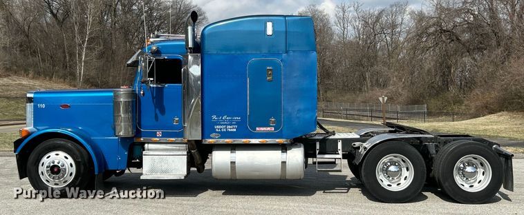 image for item EK4163 2000 Peterbilt 379 semi truck
