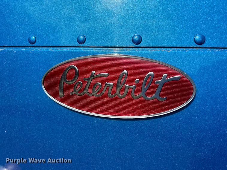 image for item EK4163 2000 Peterbilt 379 semi truck