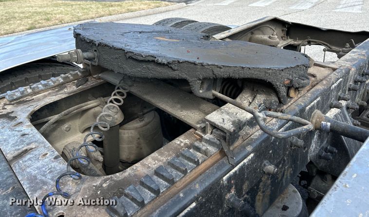 image for item EK4163 2000 Peterbilt 379 semi truck