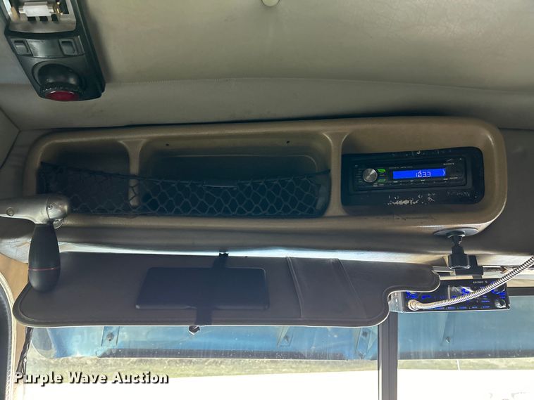 image for item EK4163 2000 Peterbilt 379 semi truck