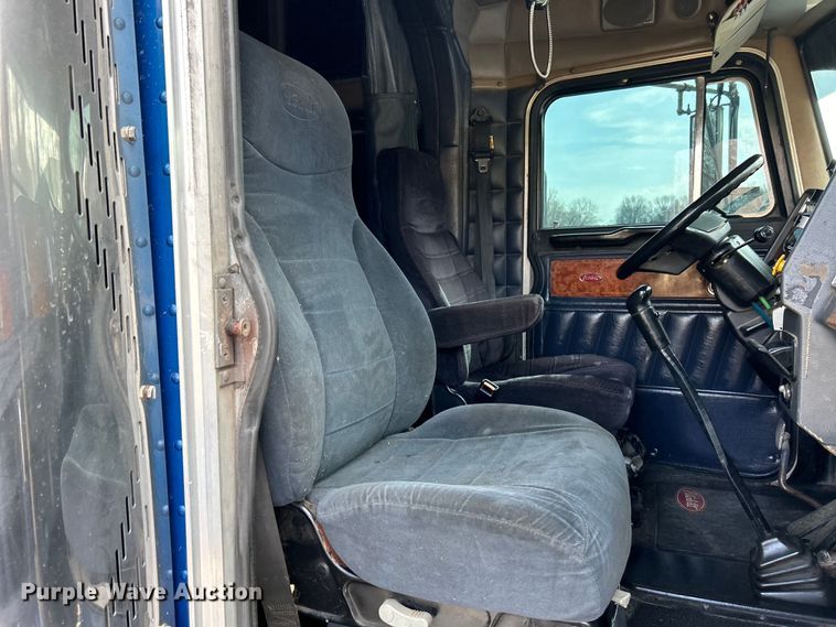 image for item EK4163 2000 Peterbilt 379 semi truck