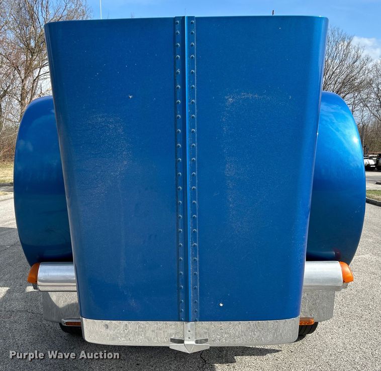 image for item EK4163 2000 Peterbilt 379 semi truck