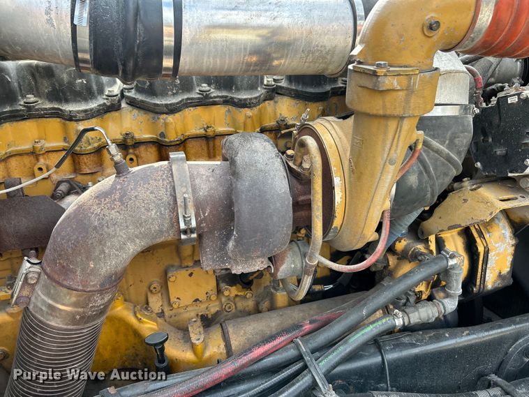 image for item EK4163 2000 Peterbilt 379 semi truck