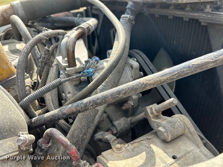 image for item EK4163 2000 Peterbilt 379 semi truck