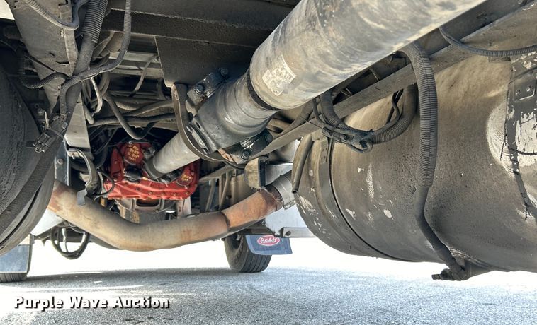 image for item EK4163 2000 Peterbilt 379 semi truck