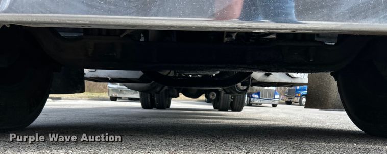 image for item EK4163 2000 Peterbilt 379 semi truck