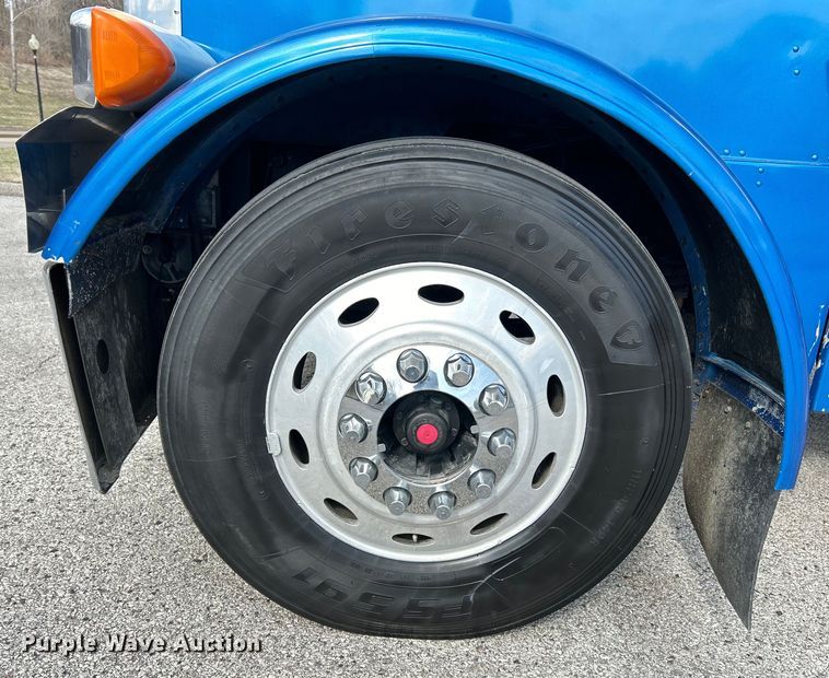 image for item EK4163 2000 Peterbilt 379 semi truck