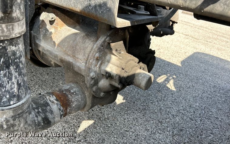 image for item EK4165 2014 Mack CHU613 semi truck