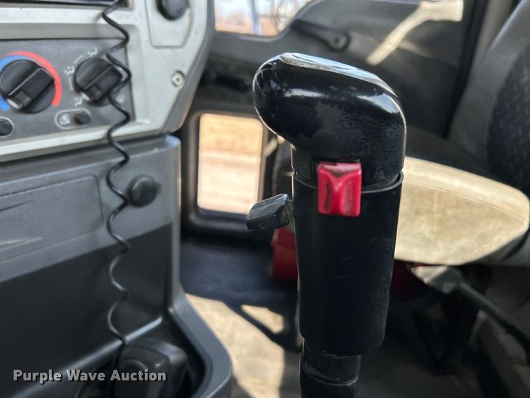 image for item EK4165 2014 Mack CHU613 semi truck