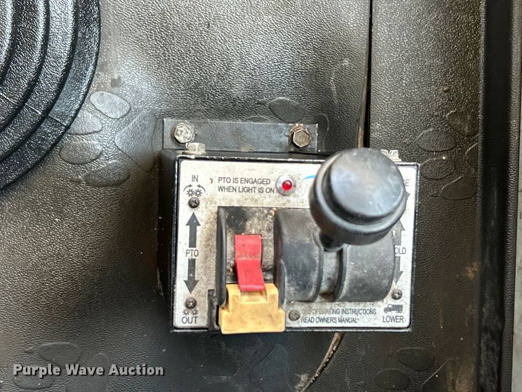 image for item EK4165 2014 Mack CHU613 semi truck