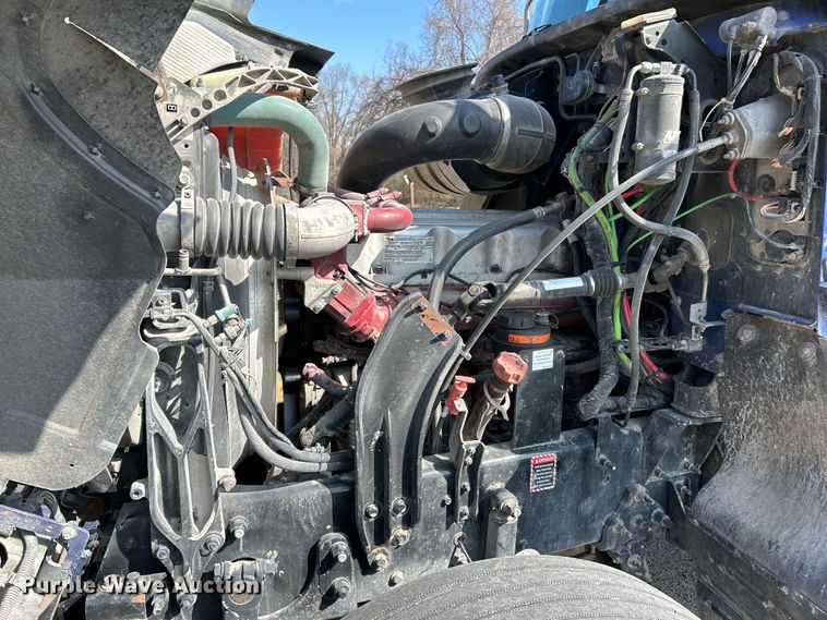 image for item EK4165 2014 Mack CHU613 semi truck