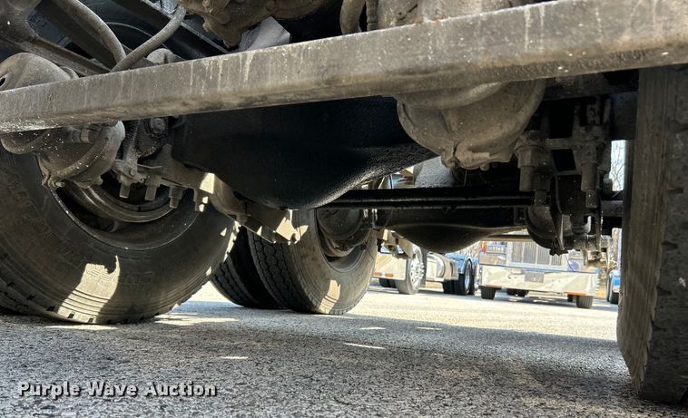 image for item EK4165 2014 Mack CHU613 semi truck