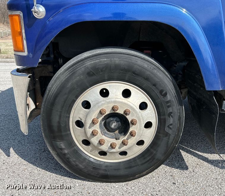 image for item EK4165 2014 Mack CHU613 semi truck