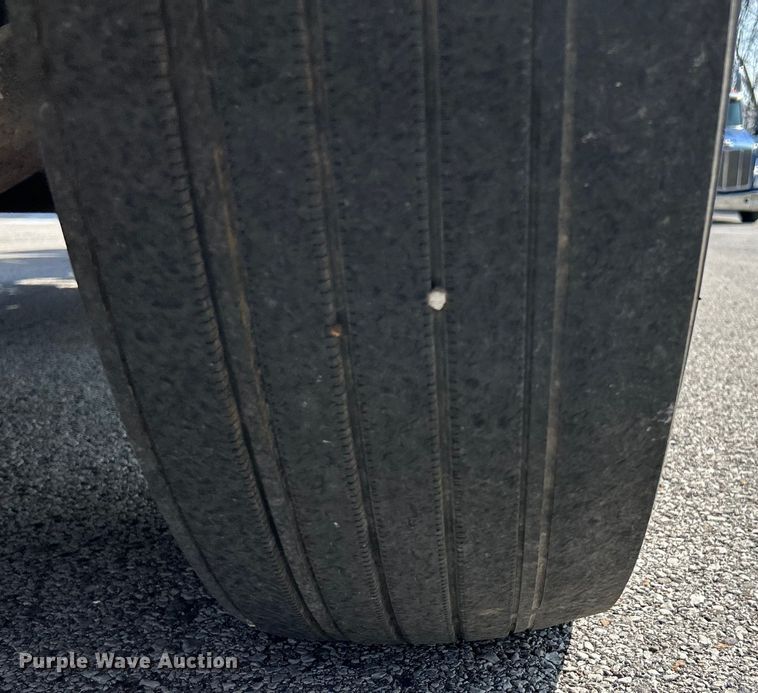 image for item EK4165 2014 Mack CHU613 semi truck