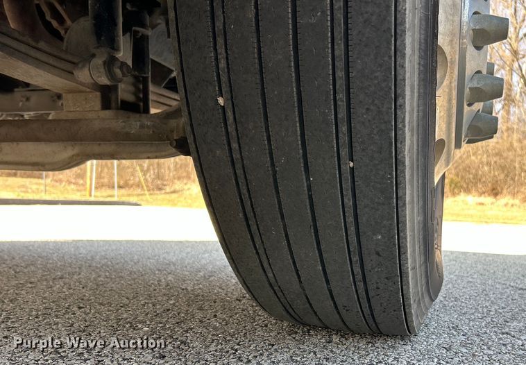 image for item EK4165 2014 Mack CHU613 semi truck