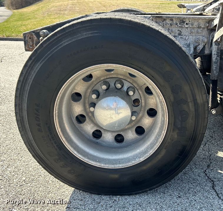 image for item EK4165 2014 Mack CHU613 semi truck