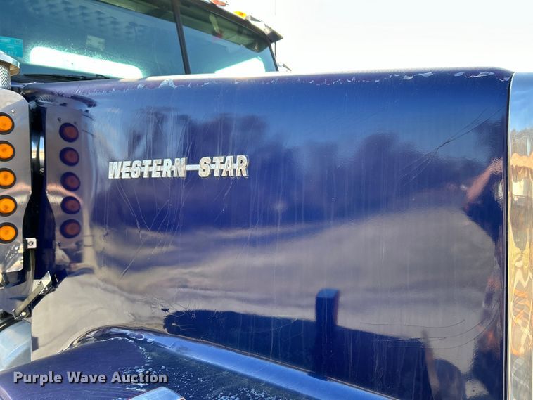 image for item EK4166 1998 Western Star 4964FX semi truck