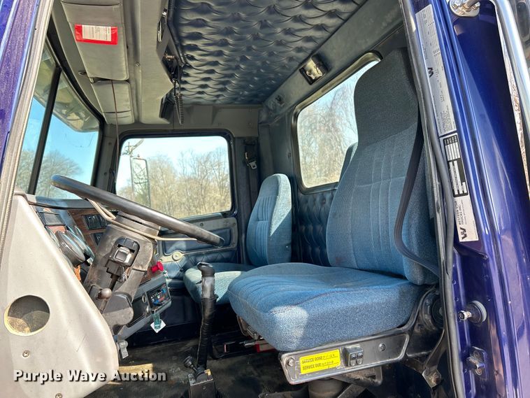 image for item EK4166 1998 Western Star 4964FX semi truck