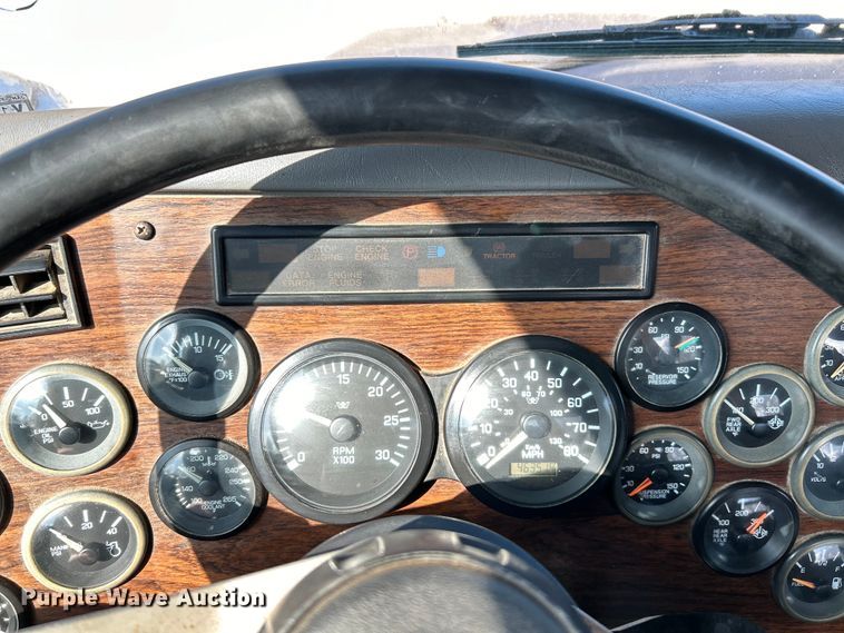 image for item EK4166 1998 Western Star 4964FX semi truck