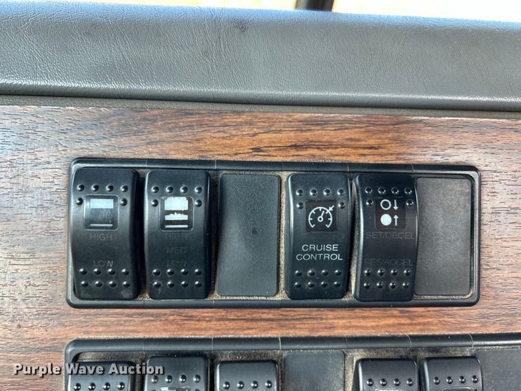 image for item EK4166 1998 Western Star 4964FX semi truck