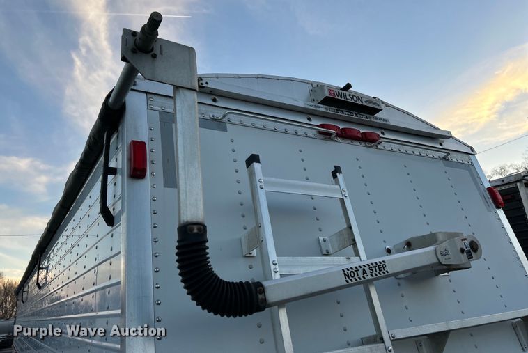 image for item EK4168 2015 Wilson DWH-5000 grain trailer