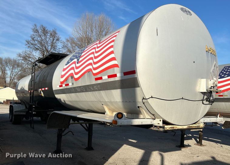 image for item EK4173 2008 Etnyre  T5973 tank trailer