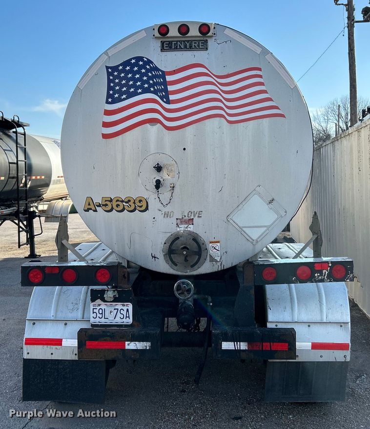 image for item EK4173 2008 Etnyre  T5973 tank trailer