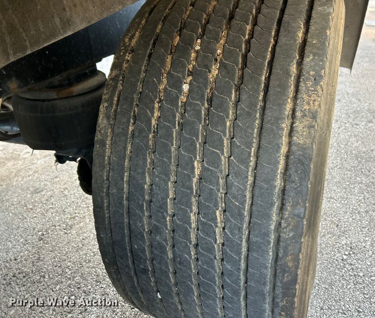 image for item EK4173 2008 Etnyre  T5973 tank trailer