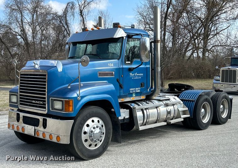 image for item EK4177 2012 Mack CHU613 semi truck