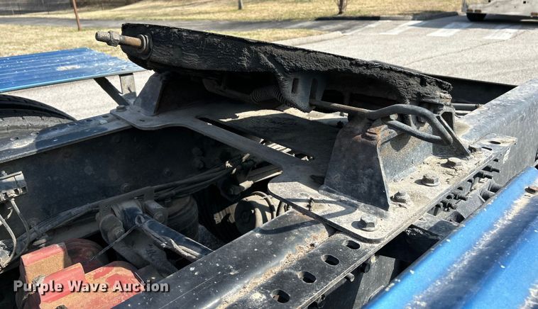 image for item EK4177 2012 Mack CHU613 semi truck