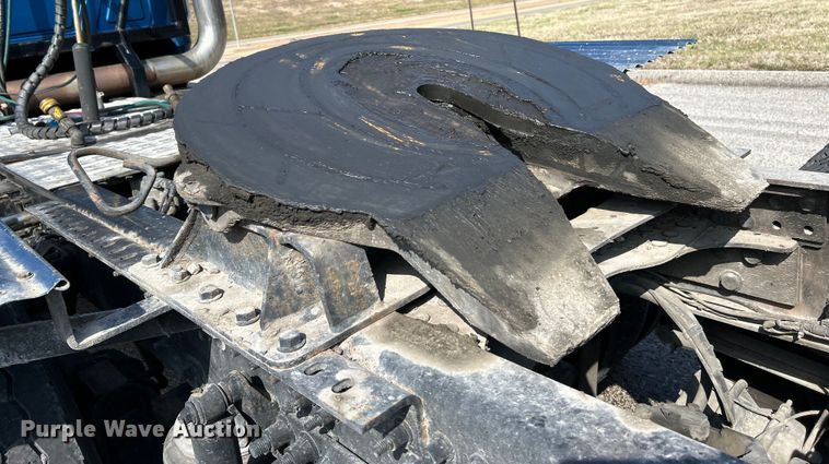 image for item EK4177 2012 Mack CHU613 semi truck