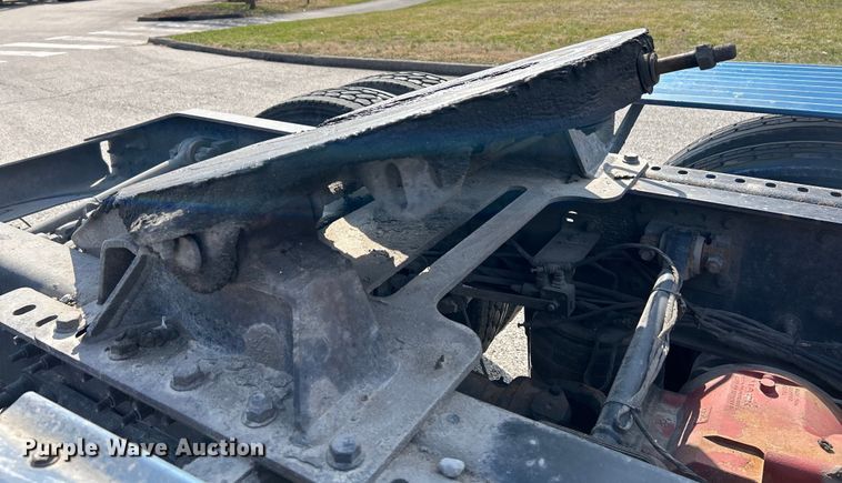 image for item EK4177 2012 Mack CHU613 semi truck