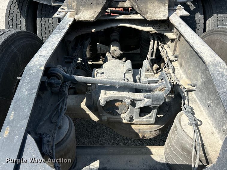 image for item EK4177 2012 Mack CHU613 semi truck