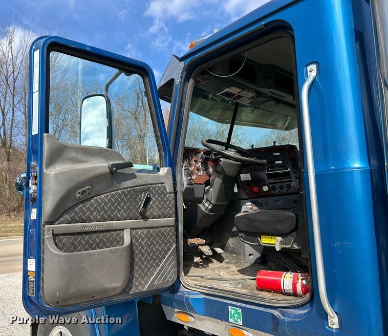 image for item EK4177 2012 Mack CHU613 semi truck