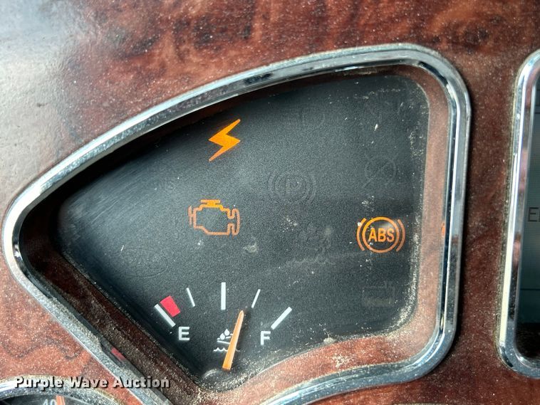 image for item EK4177 2012 Mack CHU613 semi truck