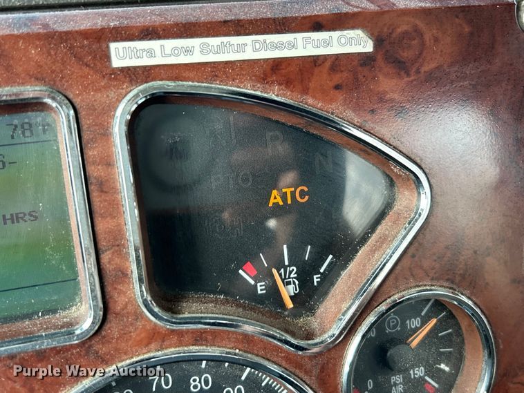 image for item EK4177 2012 Mack CHU613 semi truck