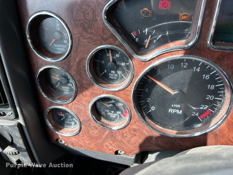 image for item EK4177 2012 Mack CHU613 semi truck