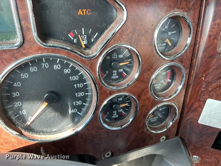 image for item EK4177 2012 Mack CHU613 semi truck