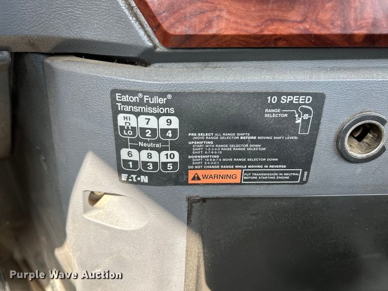 image for item EK4177 2012 Mack CHU613 semi truck