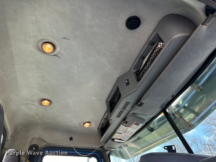 image for item EK4177 2012 Mack CHU613 semi truck