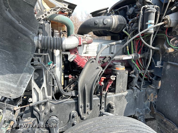 image for item EK4177 2012 Mack CHU613 semi truck