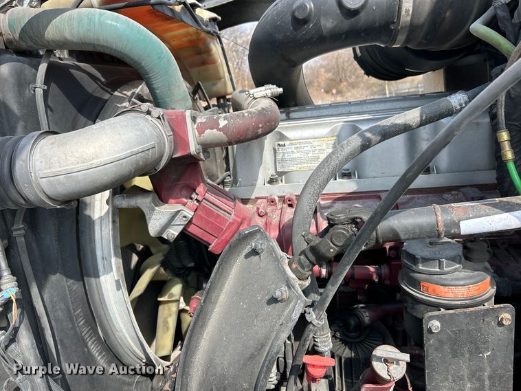 image for item EK4177 2012 Mack CHU613 semi truck