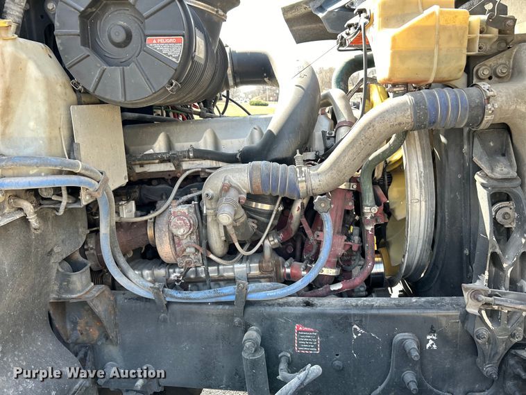 image for item EK4177 2012 Mack CHU613 semi truck