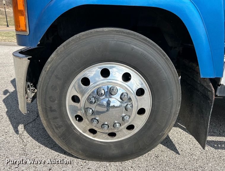 image for item EK4177 2012 Mack CHU613 semi truck