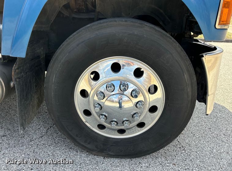 image for item EK4177 2012 Mack CHU613 semi truck