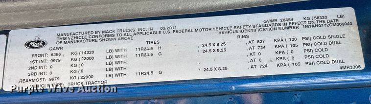 image for item EK4177 2012 Mack CHU613 semi truck