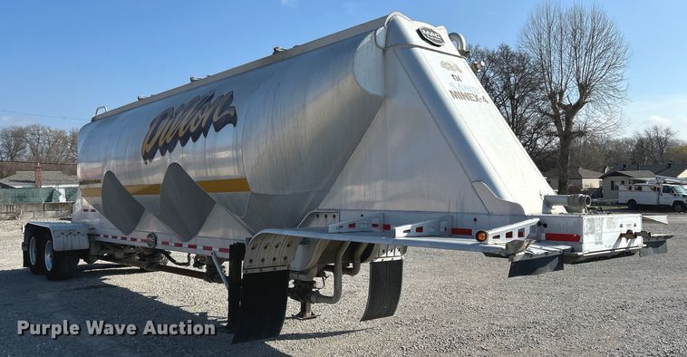 image for item EK4194 2014 Mac  TN1050APB pneumatic dry bulk trailer