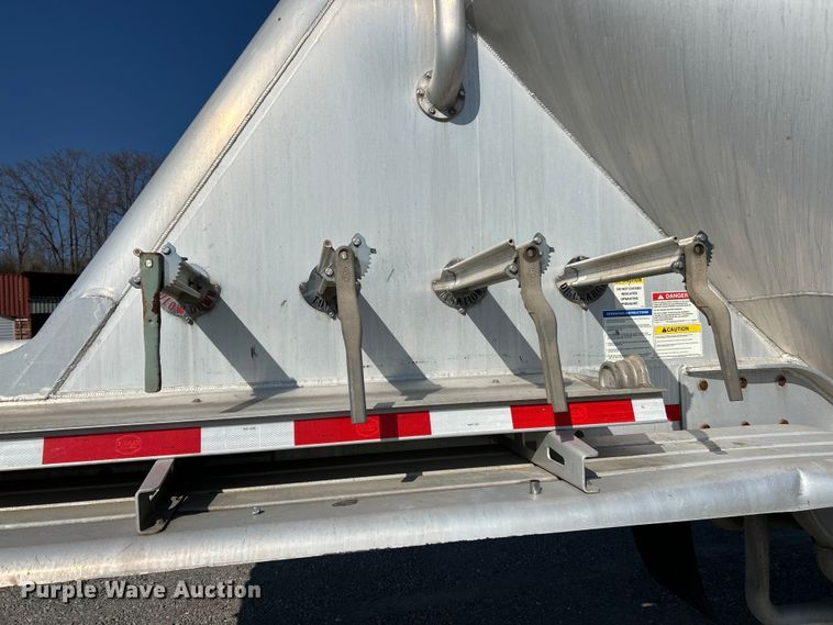 image for item EK4194 2014 Mac  TN1050APB pneumatic dry bulk trailer