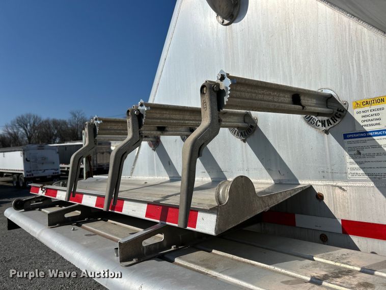 image for item EK4194 2014 Mac  TN1050APB pneumatic dry bulk trailer